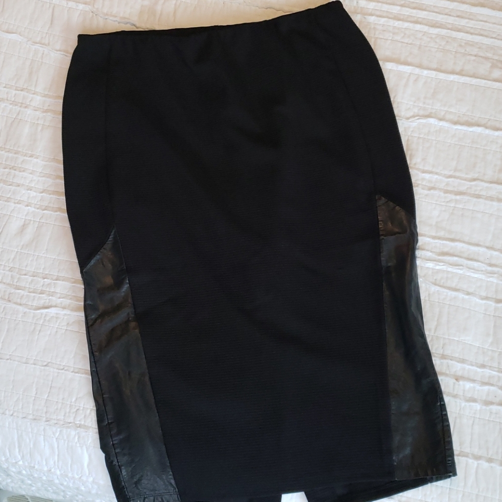 Mossimo Black Skirt LG